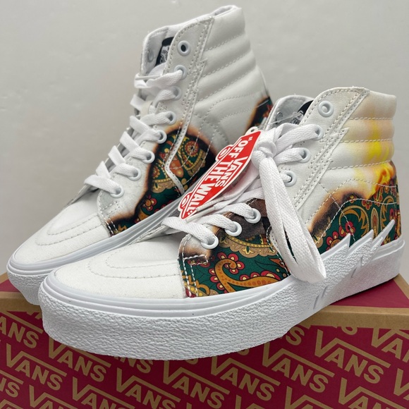 Vans Men’s Sk8-Hi Bolt (Big Reveal) True White/P Sneakers
VN0A5JIVAZQ - Picture 13 of 16